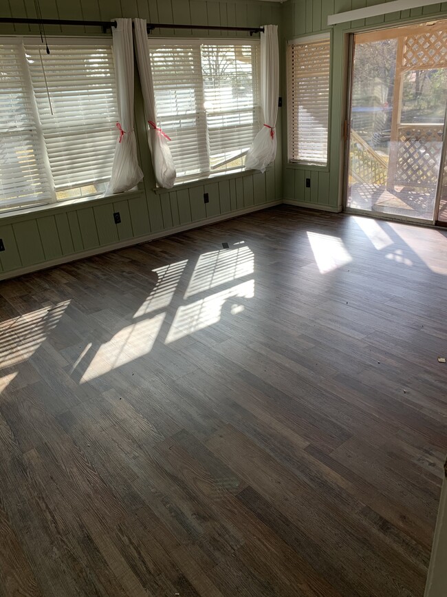 2nd living room/sunroom - 513 Jolly Dr