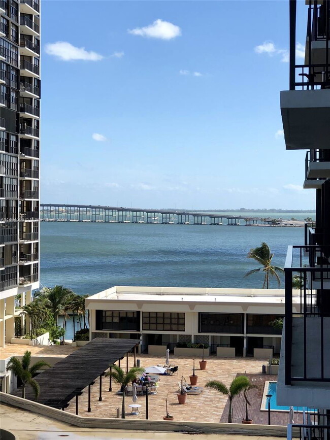 Foto del edificio - 1901 Brickell Ave