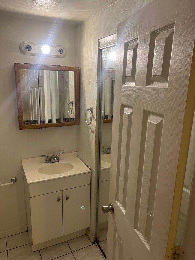 Foto del edificio - 715 Harvey Ave, Daytona Beach, FL 32118