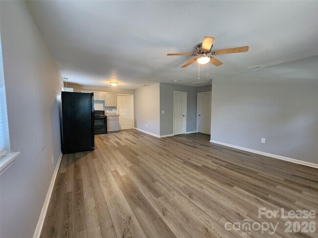 Foto del edificio - 4633 Club View Dr