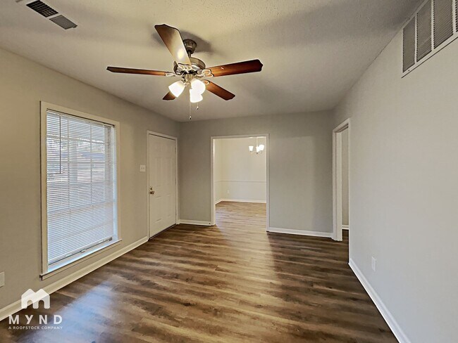 Foto del edificio - 3318 Crain Cove