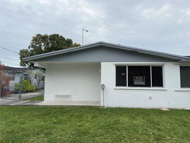 Foto del edificio - 3296 NW 13th Terrace