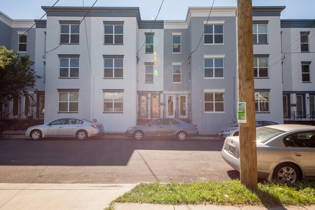 Foto del edificio - Stunning and Spacious Duplex in Brookland w/ Parking!