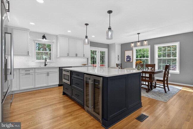 Foto del edificio - 9801 Meadow Valley Dr