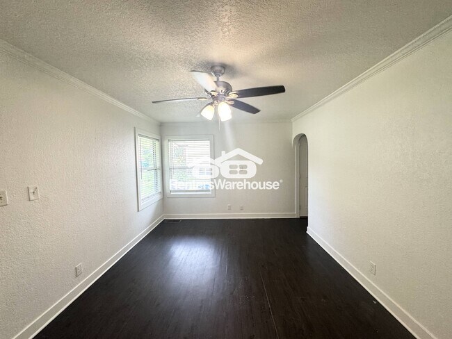 Foto del edificio - 6803 SW 16th St
