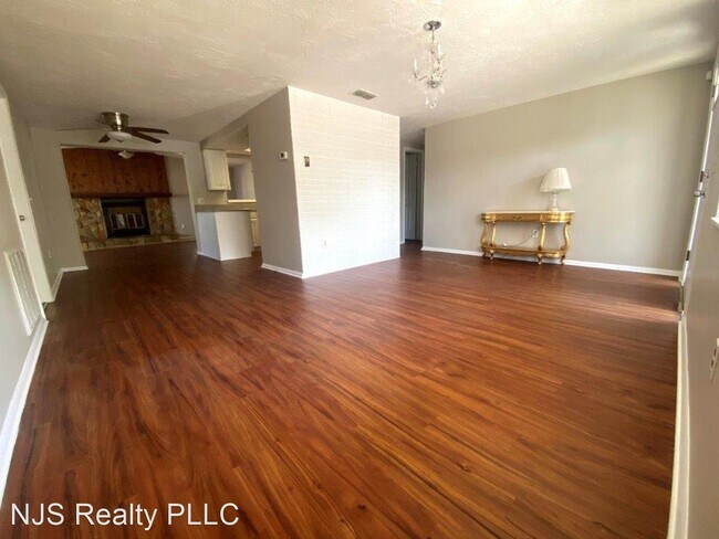 Foto del edificio - 2 br, 1 bath House - 12715 Social Dr.
