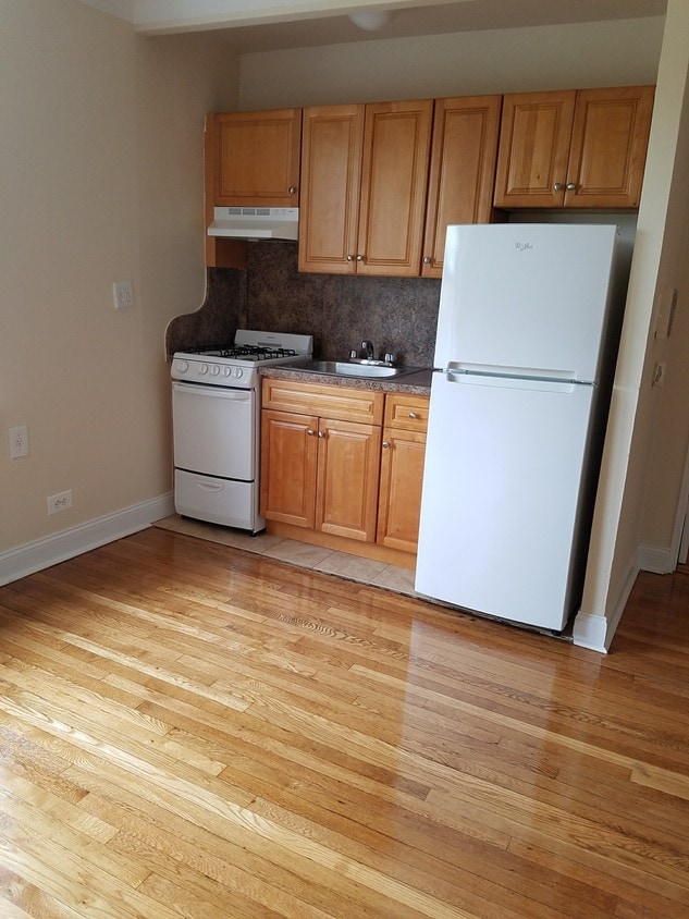 Foto principal - 2611 W 2nd St