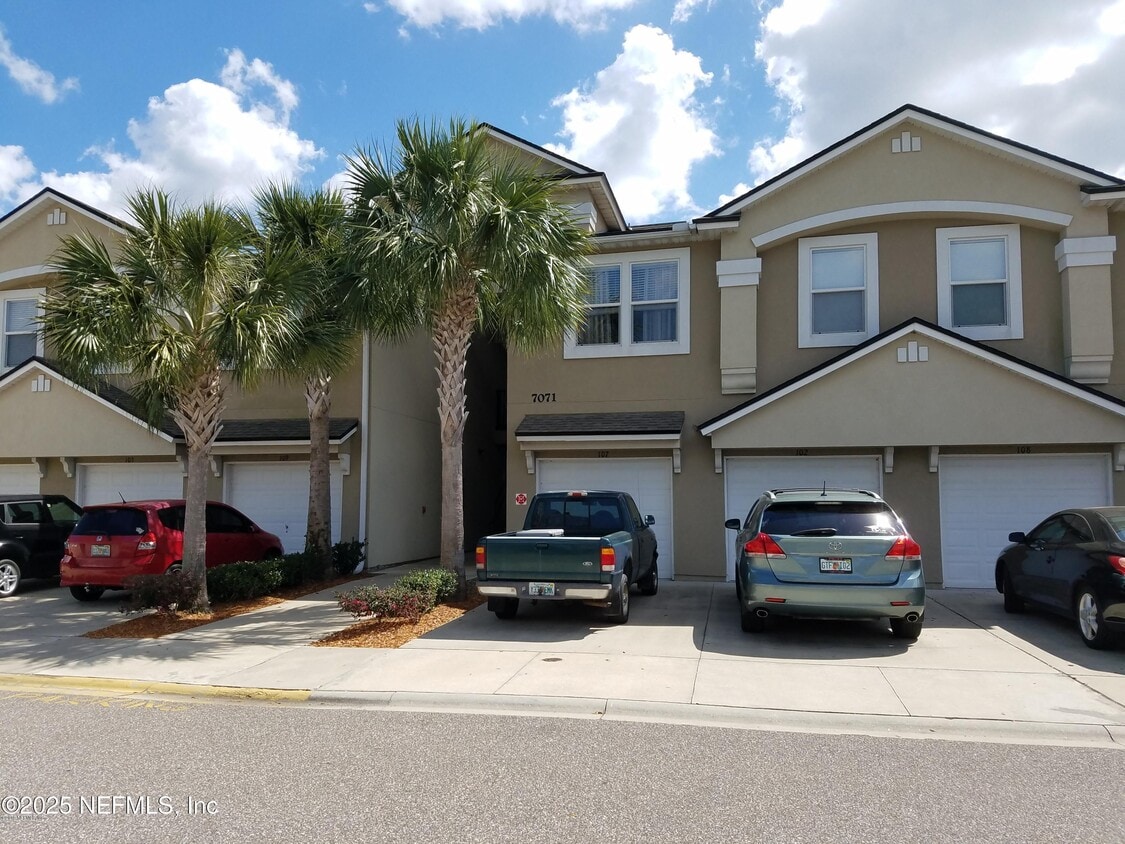 Primary Photo - 7071 Deer Lodge Cir