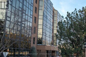 Building Photo - 2019 Carling Ave