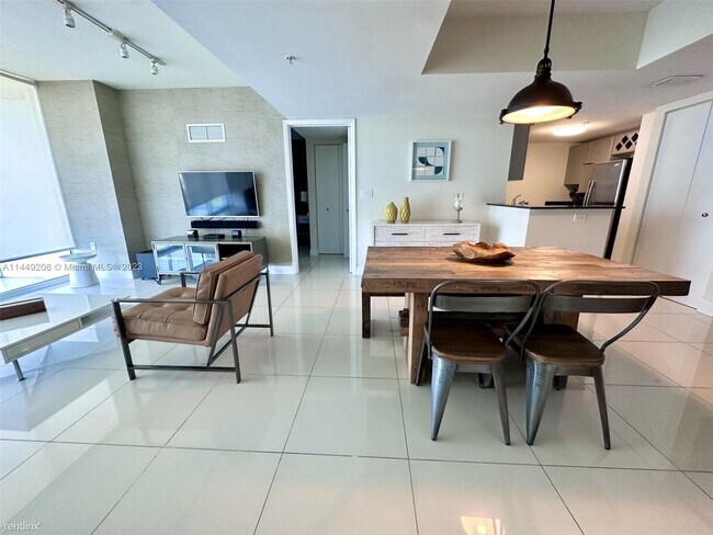 Foto del edificio - 2 br, 2 bath Condo - 1861 NW South River D...