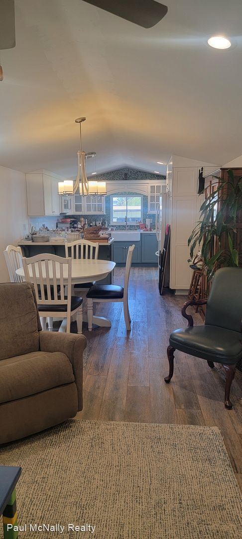 Foto del edificio - 2 br, 2 bath House - 252 Dahlia Avenue