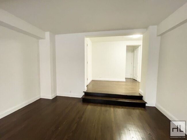 Building Photo - FIFTH AVENUE