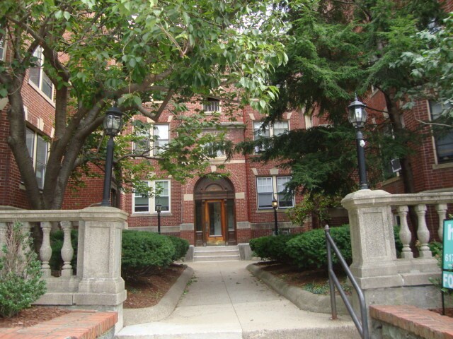 Building Photo - 19 Short St