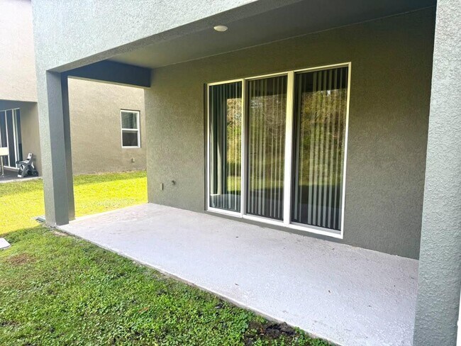 Foto del edificio - 1241 Yellow Finch Dr