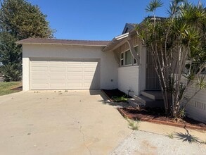 Building Photo - 6004 Grand Ave