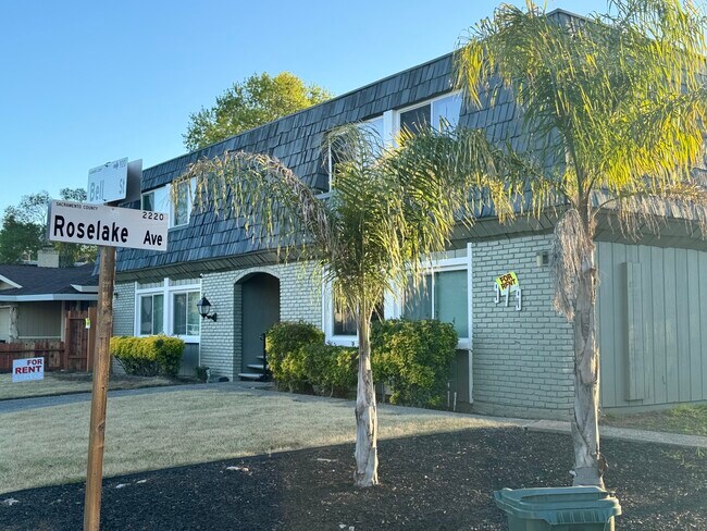 Building Photo - 919 Bell St