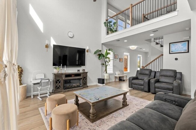 Foto del edificio - 2232 Nightjar Song Dr