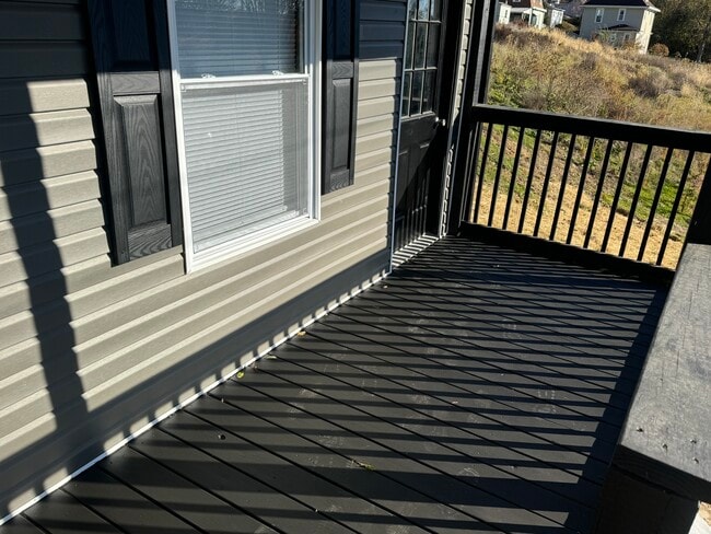 Building Photo - 1111 1/2 Carleton St