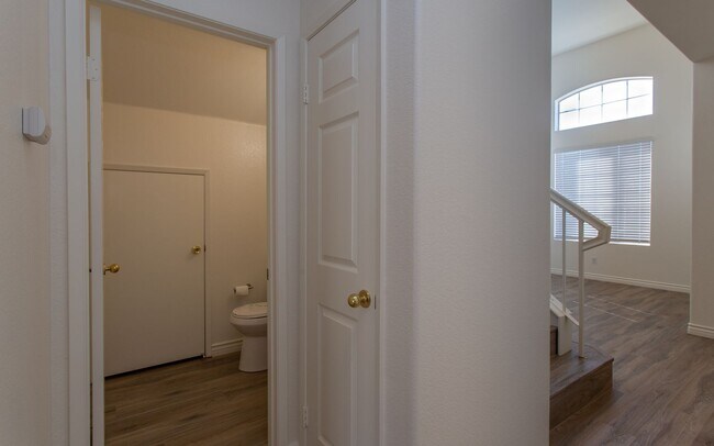 Building Photo - Gorgeous 4 bedroom home in Calavera Hills!