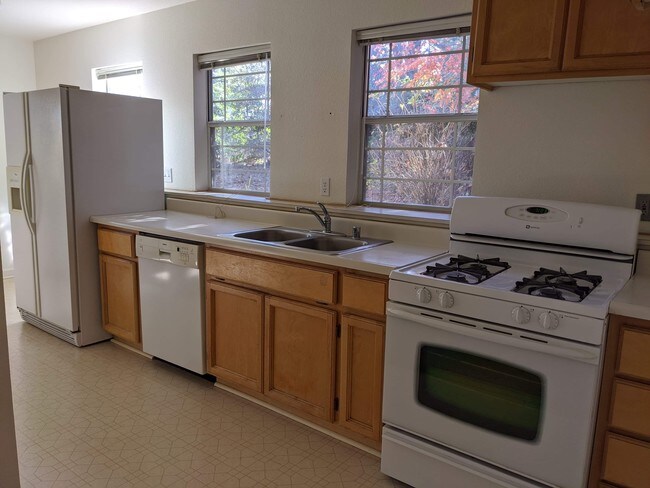 Foto del edificio - 50 Tall Pines Ct