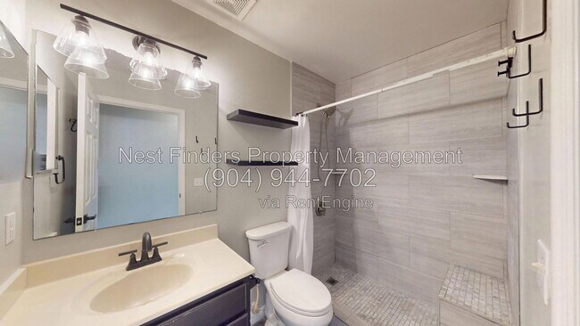 Foto del edificio - 3212 Shadow Creek Rd