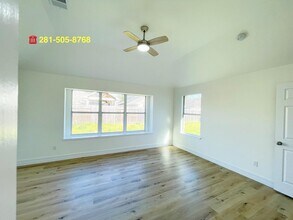 Building Photo - 7510 Golden Thistle Ln