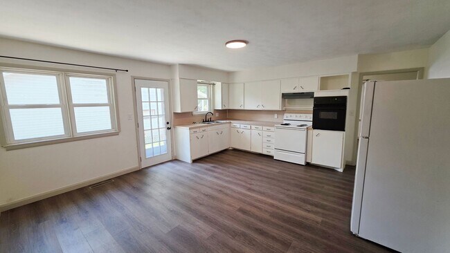 Foto del edificio - 2026-2028 S Fairway Ave