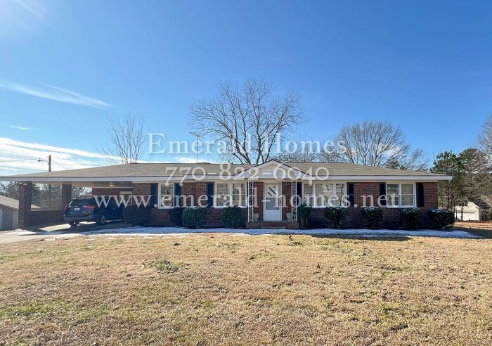 Primary Photo - Beautiful cozy 4-side brick ranch home wit...