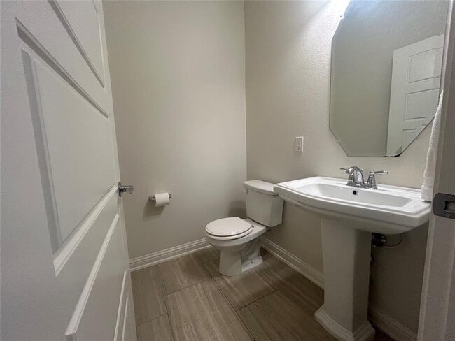 Foto del edificio - 13800 Lyndhurst St