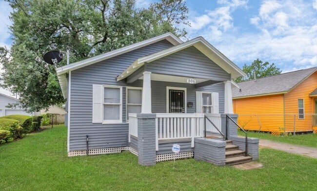 Foto del edificio - 806 Caplin St