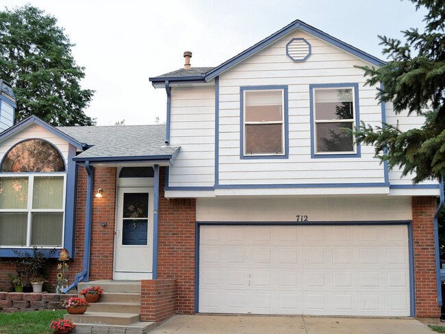 Building Photo - 712 Cameron Ln