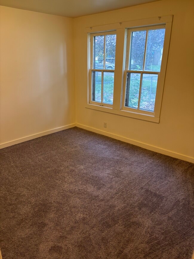 Lower bedroom - 632 Blair Ave