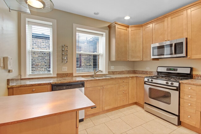 Building Photo - 5955 N Winthrop Ave