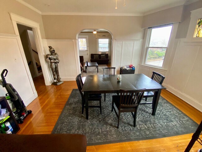 Foto del edificio - 2430 Fairview Ave