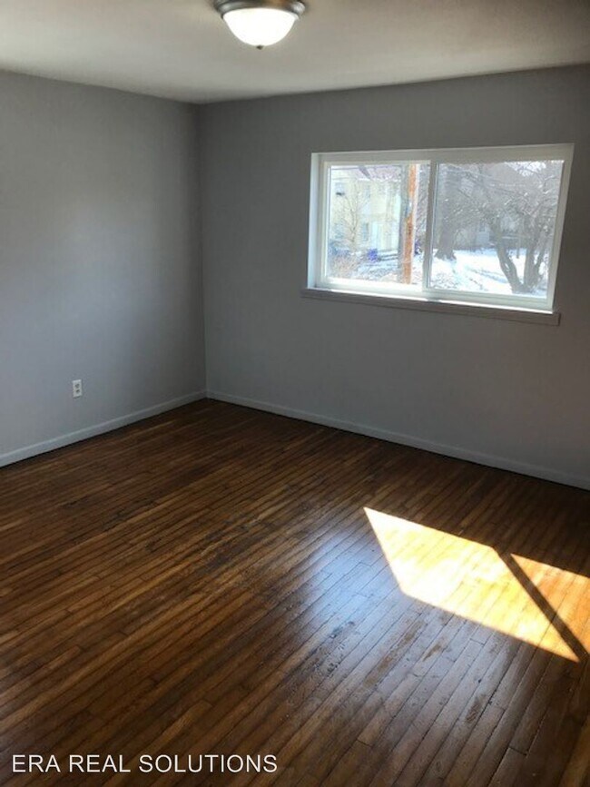 Foto del edificio - 854 Regina Ct