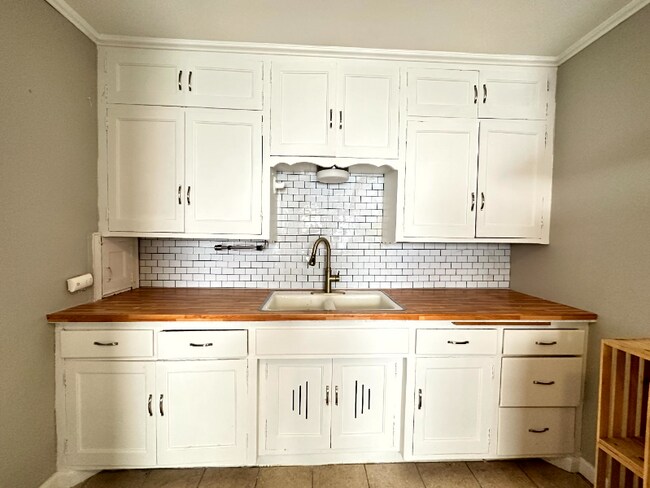 Building Photo - 4357 S 28th Ave