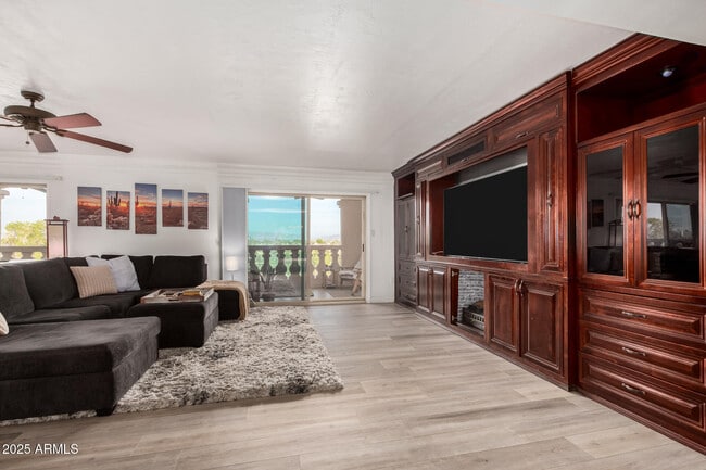 Foto del edificio - 7970 E Camelback Rd