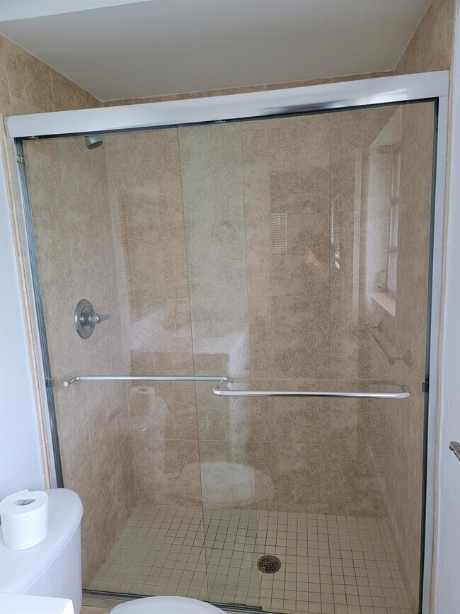 Foto del edificio - 2100 Diana Dr