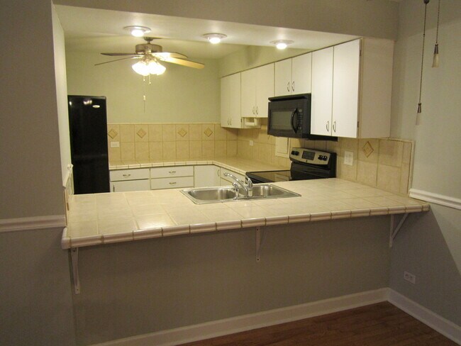 Building Photo - 4604 Kings Walk Dr