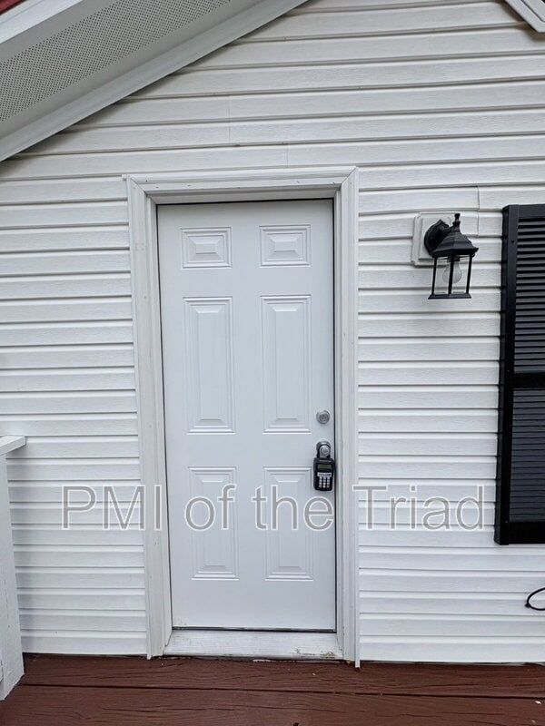 Building Photo - 589 Alvis Ln