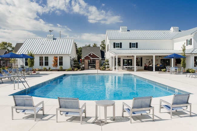 Building Photo - Dupont Meadows