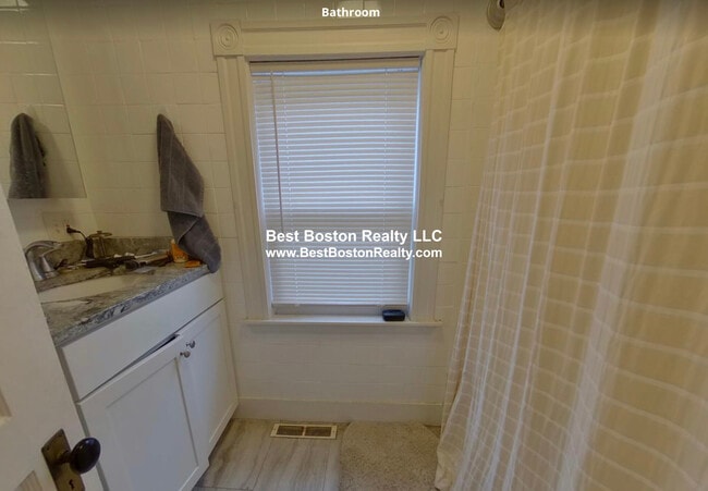 Building Photo - 25 Simpson Ave