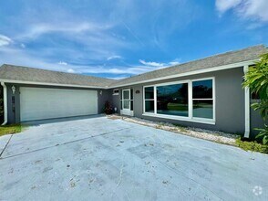 Building Photo - 2924 Catherine Dr