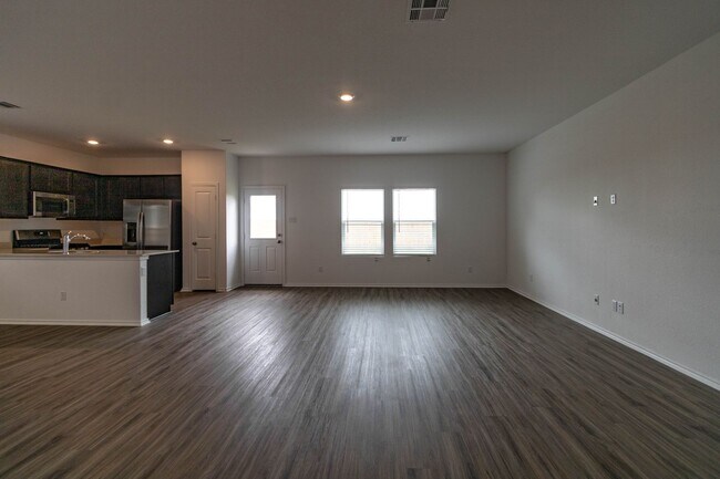 Foto del edificio - 231 Mica Trl Maxwell, TX 78656