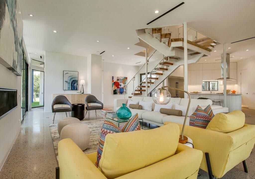Foto principal - 5410 Melrose Ave