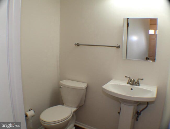 Foto del edificio - 7915 Tyson Oaks Cir