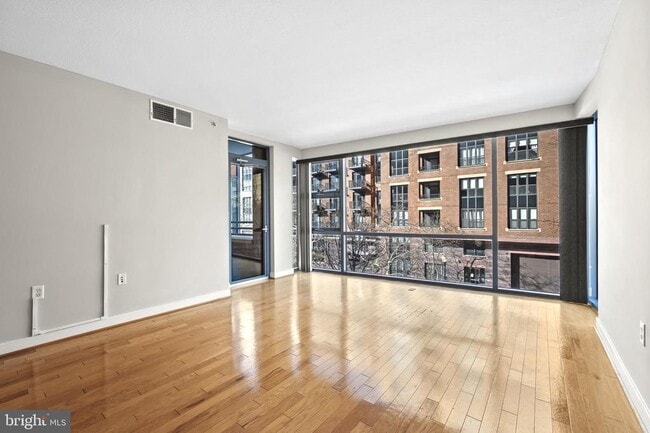 Foto del edificio - 1117 10th St NW