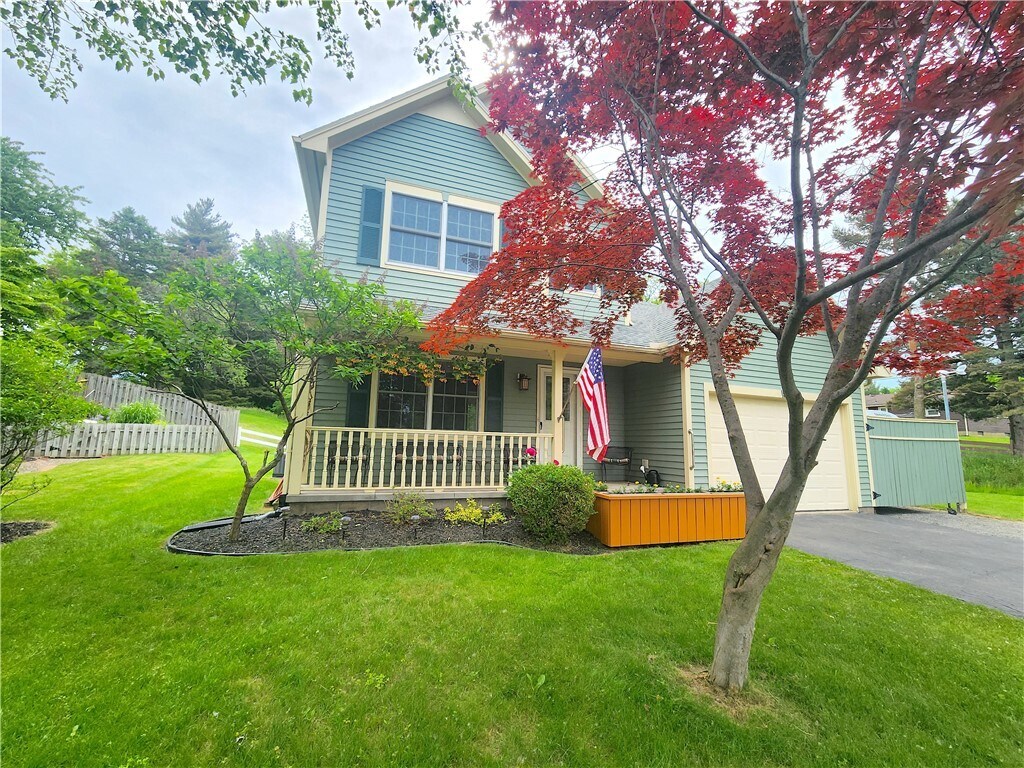 Foto principal - 9 Wisteria Ln