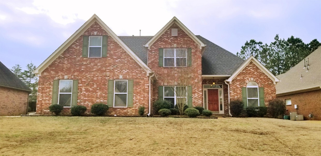 Foto principal - 9037 Carriage Creek Rd
