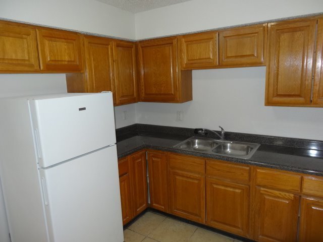 Building Photo - Nice 3 Bedroom / 1 Bathroom Home